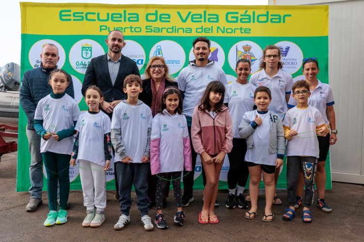 Gáldar estrena escuela de vela en la bahía de Sardina del Norte