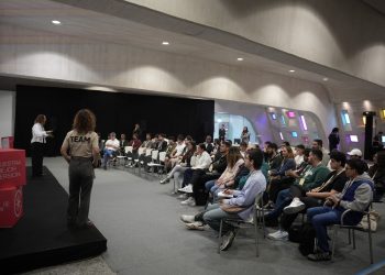 Proexca incentiva la innovación de los jóvenes con un reto en el Hackathon de Canarias