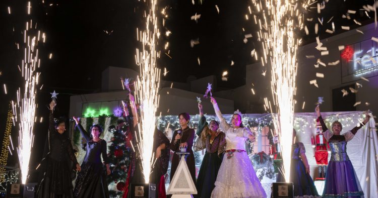 Mogán ilumina la Navidad con ilusión, música, tapas y artesanía