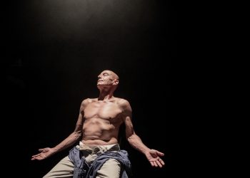 ‘Frágil’: una pieza de danza contemporánea sobre el cuerpo que envejece