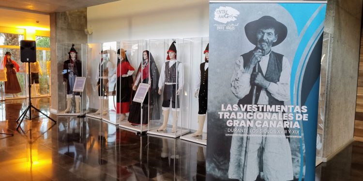 Trajes que cuentan historias: la vestimenta tradicional grancanaria se exhibe en Agüimes