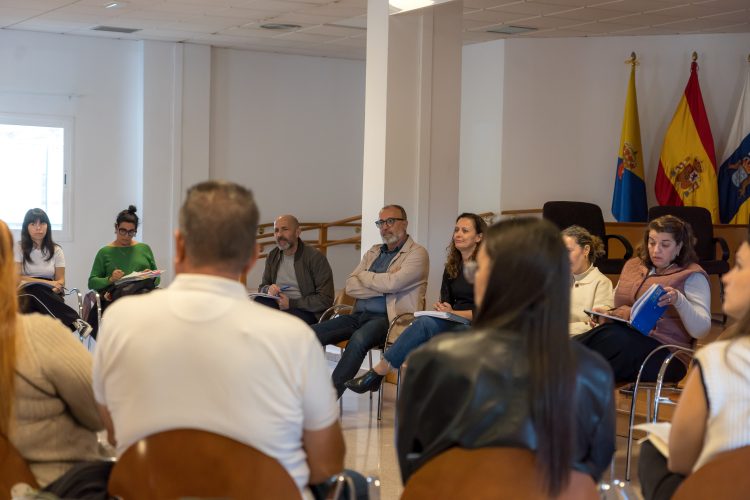 El Ayuntamiento y las organizaciones del municipio continúan trabajando en la mejora y planificación de los Servicios Sociales