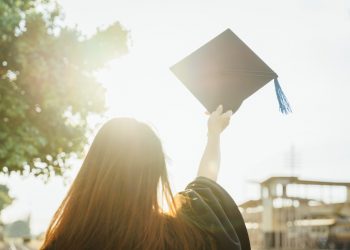 El Gobierno de Canarias notifica la primera resolución definitiva de las becas universitarias 2025/2026