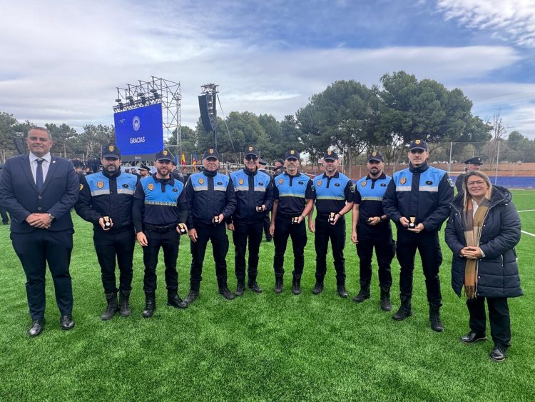Reconocimiento a la Policía Local de Ingenio en Paiporta por su colaboración tras la DANA