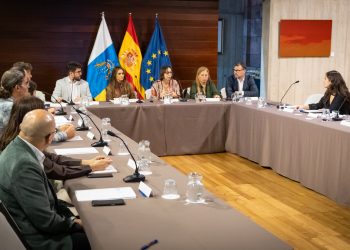 Canarias presenta unicitiES 2030, el proyecto que une a universidades y ayuntamientos para avanzar en la Agenda 2030