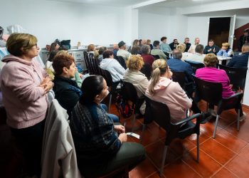 Los vecinos de Caleta de Arriba y el Ayuntamiento de Gáldar construyen juntos el futuro del barrio
