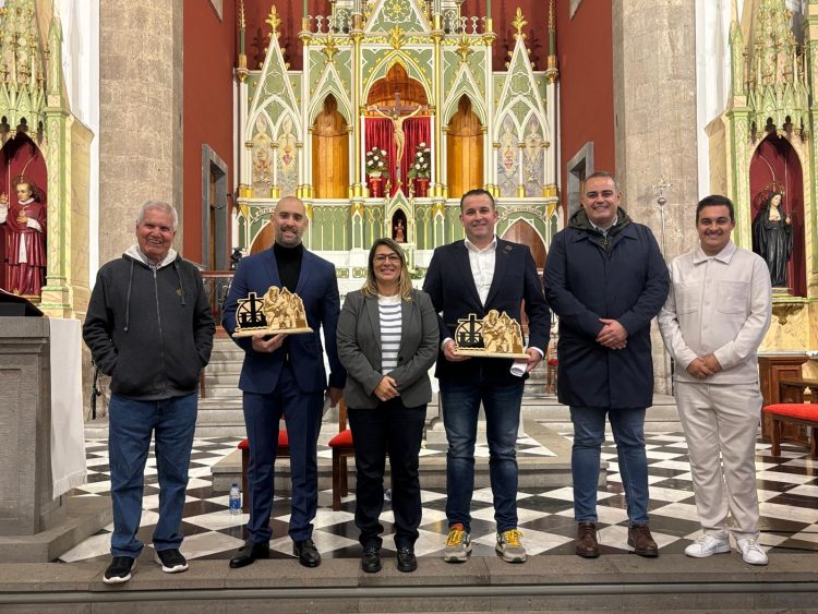 Airam Vega y Carmelo González encienden los fogones para dar comienzo a las fiestas en honor a la Candelaria y San Blas