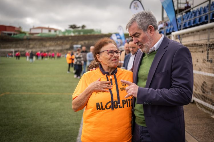 Clavijo destaca la participación de los mayores en el programa social y deportivo ‘Al Golpito’
