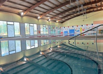 La piscina municipal de Santa Brígida abre sus puertas tras una serie de obras que mejoran la eficiencia energética y la sostenibilidad de la instalación