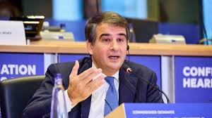 El vicepresidente de la UE confirma su visita a Canarias y su compromiso de elaborar en 2026 una estrategia RUP