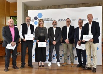 Aenaga reconoce la excelencia de cinco empresas familiares de la Zona Industrial de Arinaga 