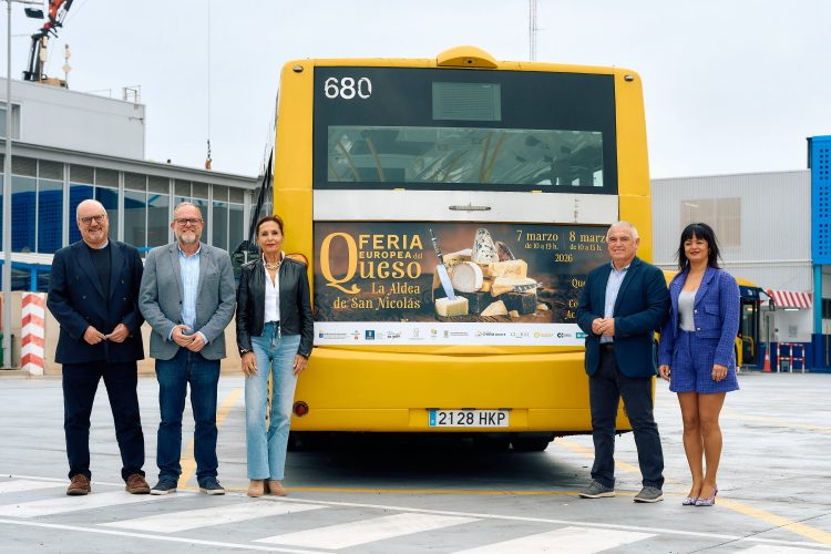 La Feria Europea del Queso arranca su promoción con dos vehículos de Guaguas Municipales