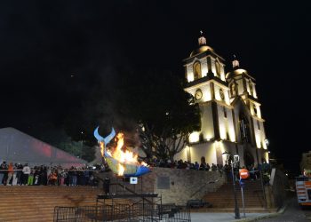 Adiós festivo a Doña Sardina, incinerada este Miércoles de Ceniza en el Carnaval del Mar de la Villa de Ingenio