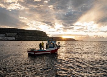 Mogán concede 16.000 euros en ayudas directas a los marineros