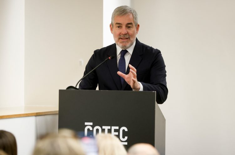 Clavijo destaca el papel de Canarias como socio estratégico en la investigación de los océanos y el cambio climático