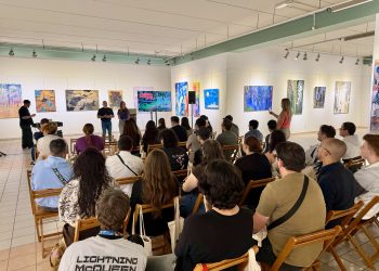 La gente joven presenta sus proyectos en la Fábrica de Ideas para la programación de 2026