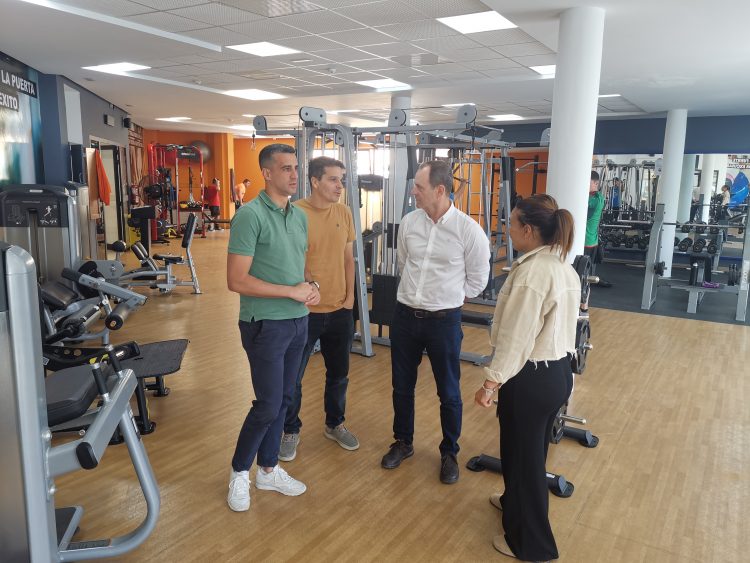 La sala de musculación de la Piscina Municipal recibe diversas mejoras y nuevo equipamiento