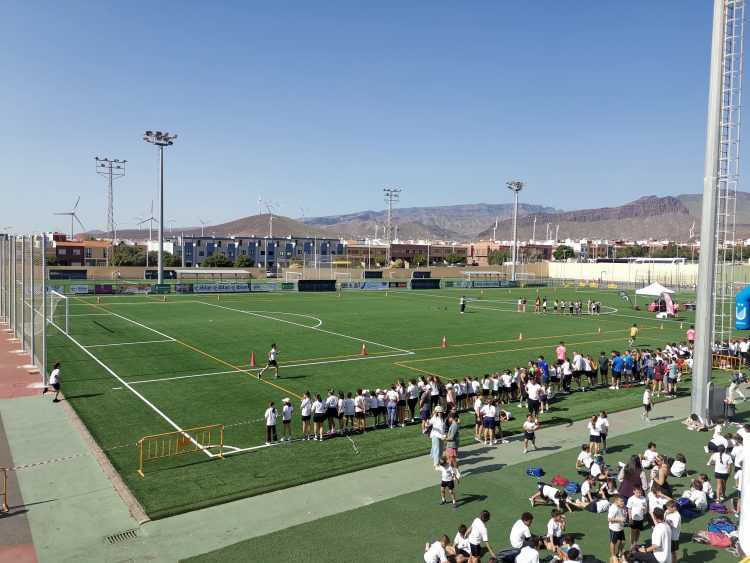 El Cross Escolar de Agüimes congrega a más de 600 estudiantes en la Ciudad Deportiva