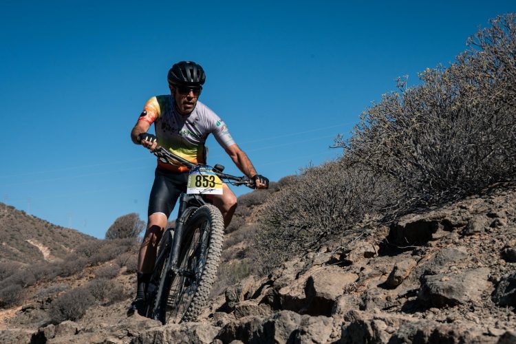 Pedro Rodríguez y Alba Albaladejo conquistan los 40 kilómetros del Open MTB Arguineguín 2026