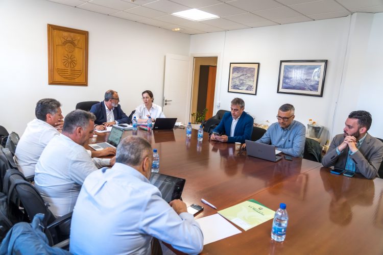 El alcalde Francisco García preside en las oficinas municipales la Comisión de Administración Pública y Seguridad de la FECAM