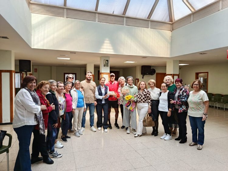 El Centro de Mayores de Telde reconoce la labor de los monitores de las Neurolimpiadas