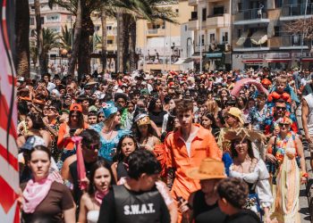 El Carnaval Costa Mogán 2026 se despide con una jornada frenética