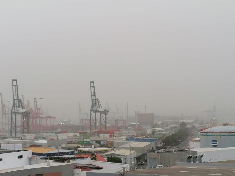 Sanidad recomienda a las personas más sensibles extremar las precauciones ante el episodio de calima