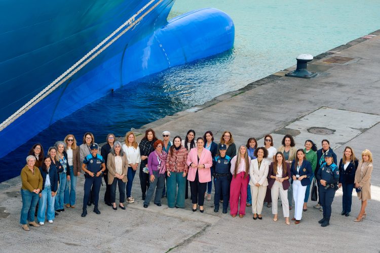 La Autoridad Portuaria de Las Palmas pone rostro en el 8M al trabajo femenino que sostiene la actividad portuaria