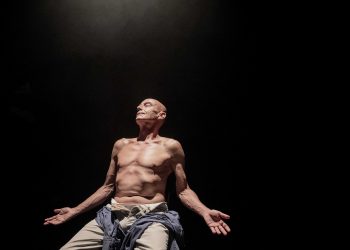 ‘Frágil’: una pieza de danza contemporánea sobre el cuerpo que envejece