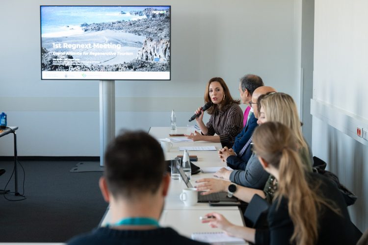 Turismo y operadores acuerdan en la ITB los criterios para seleccionar los cinco proyectos piloto de RegNext