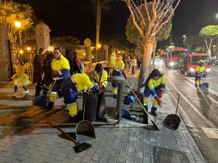 Telde retira 2,5 toneladas de residuos tras la Gran Cabalgata de Carnaval