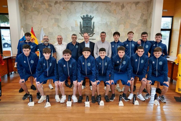 El alcalde desea suerte al Agüimes FS ante su debut en la Copa de España Juvenil de fútbol sala