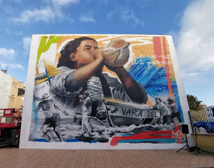 La Casa de la Cultura de Arinaga luce un nuevo mural dedicado a La Vará del Pescao