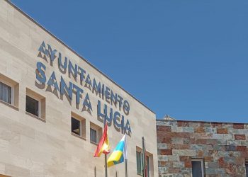 Un informe del gobierno de Canarias considera que no deben pasarse a no adscritos seis concejales del grupo NCFAC
