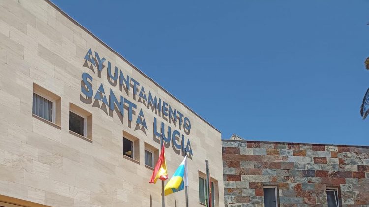 Un informe del gobierno de Canarias considera que no deben pasarse a no adscritos seis concejales del grupo NCFAC