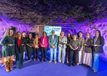 Santa Lucía rinde homenaje a las mujeres conductoras de guaguas del municipio