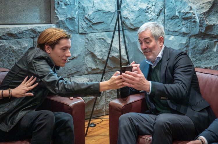 Clavijo resalta la utilidad de la app AutiStok de Daniel Comín para personas con autismo