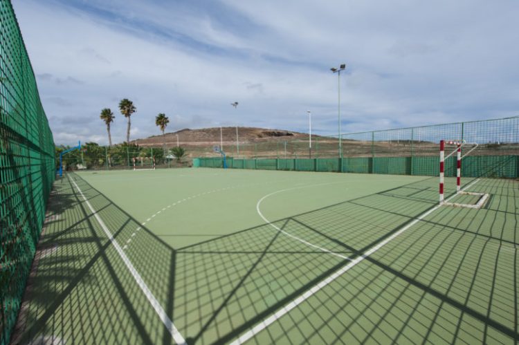 El Ayuntamiento saca a licitación la rehabilitación integral de la cancha deportiva de Los Espinales