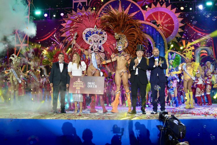 Tras la lluvia, Drag Ávalon floreció “cuando todos le miraban” en Maspalomas