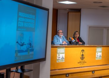  Redes sociales, deporte, bailes, yoga, folklore, juegos, informática y cine en la programación de mayores de Santa Lucía de Tirajana