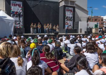Doscientos cincuenta escolares defienden en la Feria de la Salud que ‘cuidarnos es cosa de todos y todas’