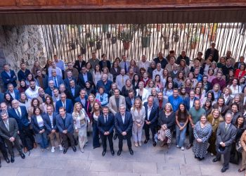 Fernando Clavijo destaca la labor de los profesionales del Hospital La Candelaria en sus 60 años de trayectoria