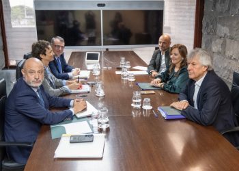 Canarias y Estado activan grupos técnicos para avanzar en materia aeroportuaria