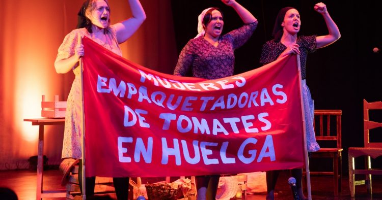 Mujeres Empaquetadoras de Tomates conquista a público y jurado en el I Festival de Teatro de Mogán