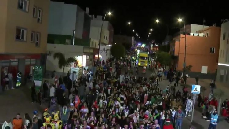 Multitudinaria despedida a Doña Sardina en el Carnaval de Gladiadores de El Carrizal