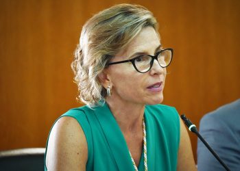 Conchi Narváez exige el expediente completo de las 13 plazas de oficiales y solicita una revisión de oficio ante la gravedad de la denuncia