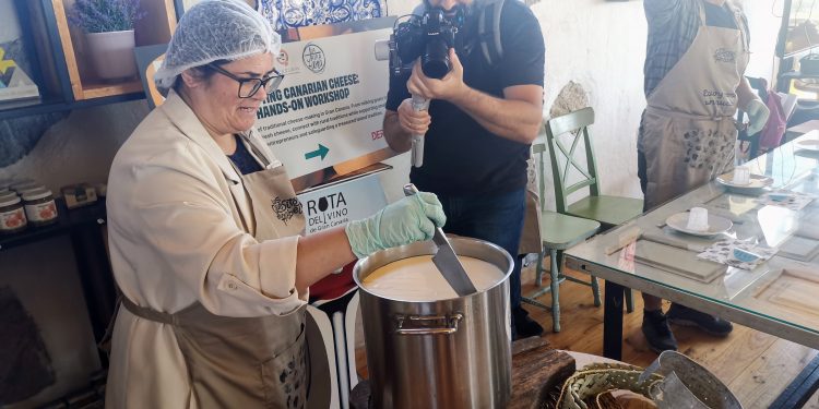 Agüimes protagoniza el primer proyecto de turismo comunitario quesero de Canarias