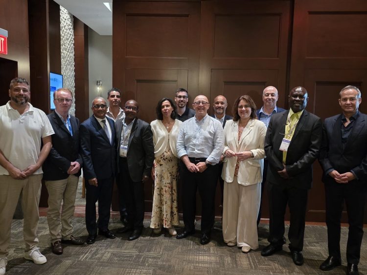 Los puertos de las regiones ultraperiféricas refuerzan su coordinación en Seatrade Cruise Global 2026