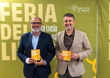 Luis Zueco, Pablo Rivero, Marta Jiménez, David de María y Pepa Aurora en la Feria de Libro de Vecindario