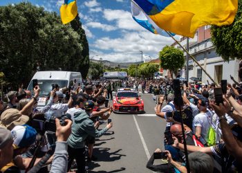 Cerca de 50.000 personas despiden en Agüimes el Rally Islas Canarias en una jornada histórica